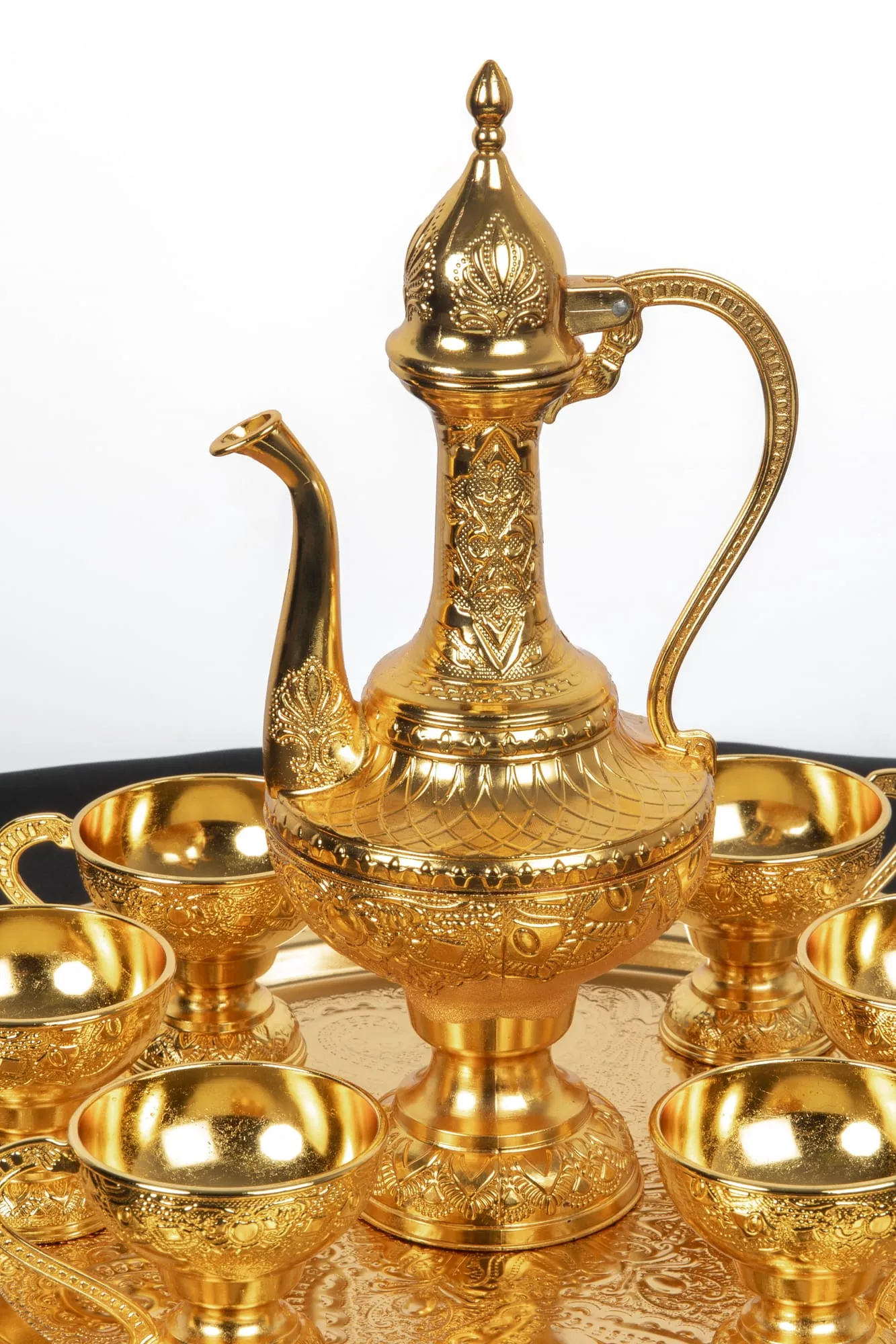 Gilded Arabic coffee pot and cups